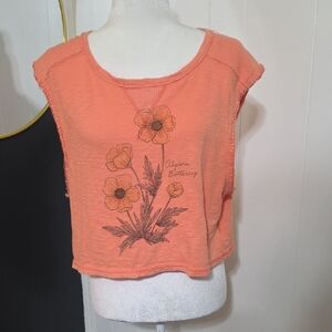 American Eagle Outfitters Coral Floral Cropped Tee